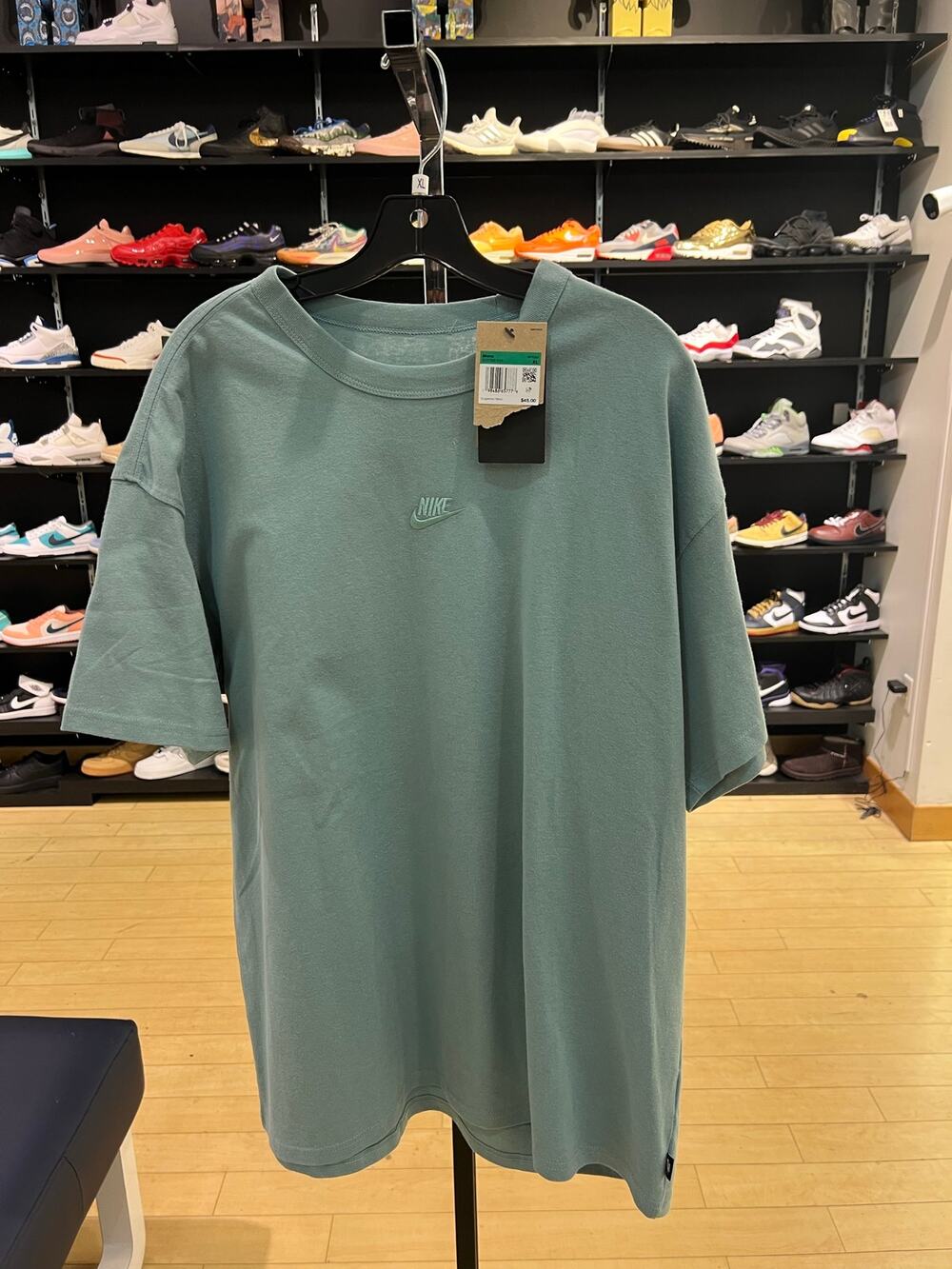 Nike Loose Fit Shirt Sz XL